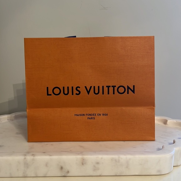 Louis Vuitton Shopping Bag - Picture 13 of 16